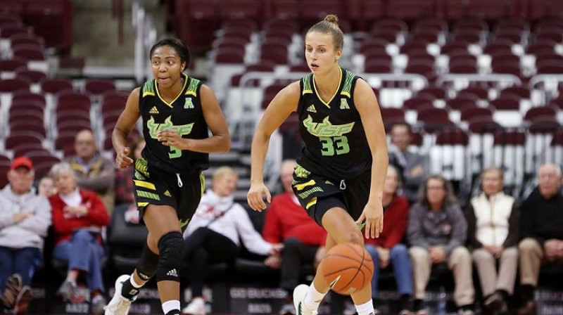 Kitija Laksa: 17 punkti izbraukuma spēlē pret "Big Ten" čempionēm "Ohio State". Foto: USF Bulls