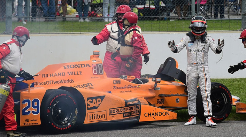 Fernando Alonso 2017. gadā Indianpolisā izstājās. Foto: indycar.com