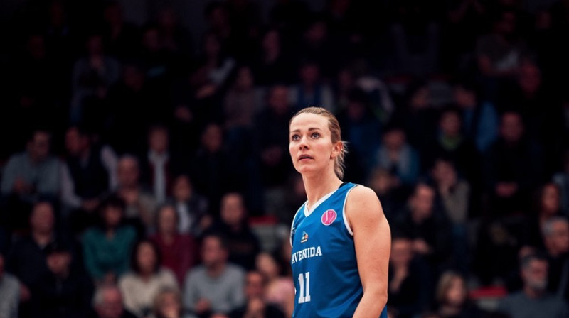 Aija Putniņa Eirolīgas izbraukuma spēlē Šarlvilā. Foto: FIBA