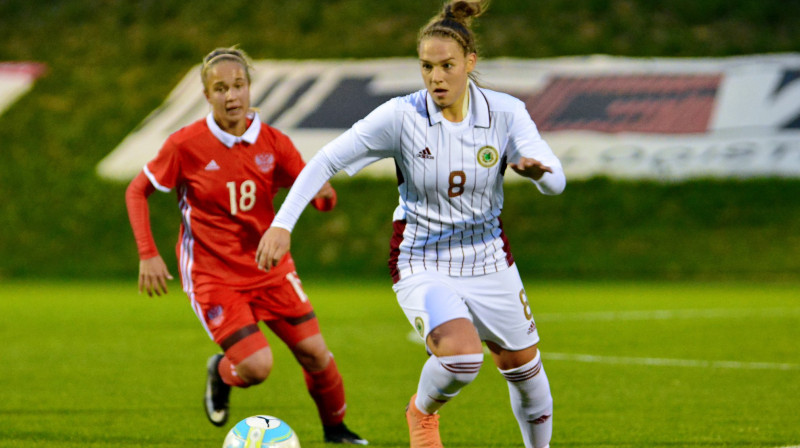 Viktorija Zaičikova mačā pret Krievijas U19 izlasi / Foto: LFF