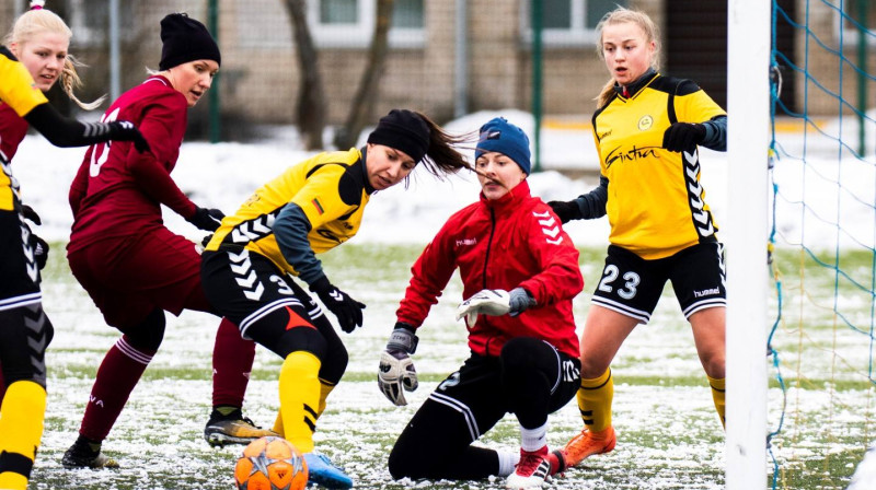 Sniega futbols Olainē / Foto: Nora Krevņeva-Baibakova