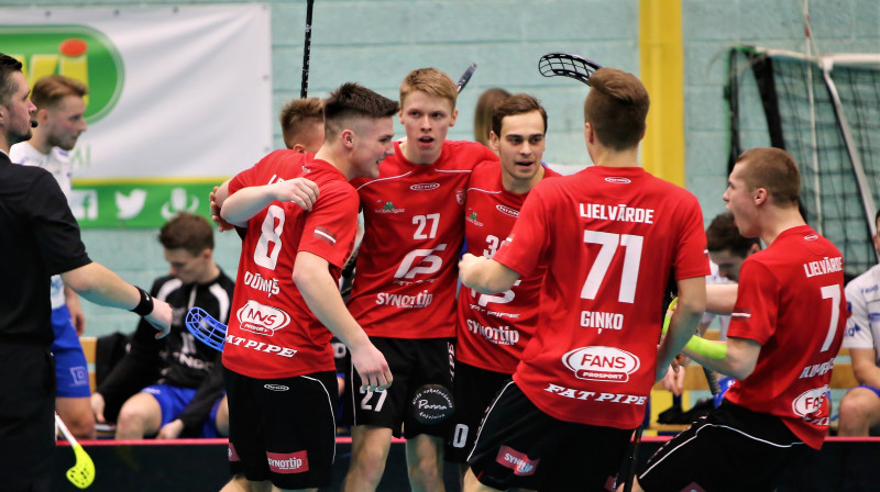 "Lielvārde/Fat Pipe" svin pirmo vārtu guvumu. Foto: Ritvars Raits, floorball.lv