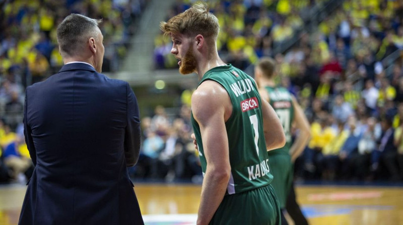 Šarūns Jasikēvičs un Tomass Volkaps. Foto: zalgiris.lt