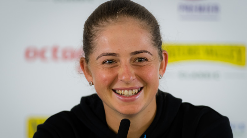 Aļona Ostapenko preses konferencē pēc uzvaras pār Johannu Kontu. Foto: zumapress.com/Scanpix