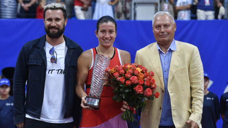 Anastasija Sevastova pēc uzvaras Jūrmalas turnīrā. Foto: Romāns Kokšarovs, F64