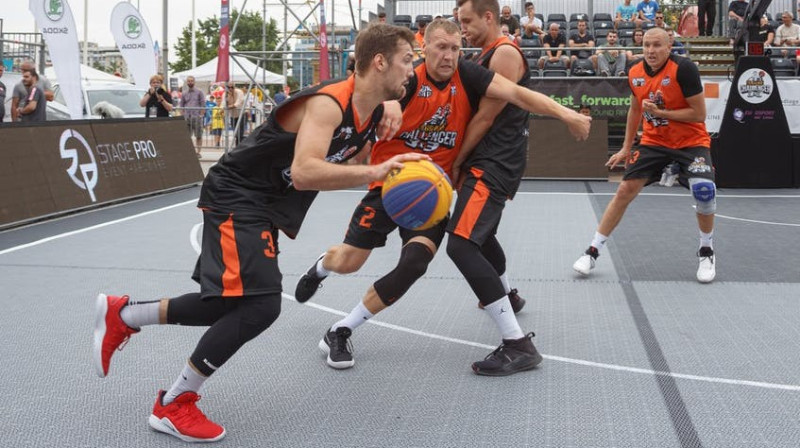 Latvijas komandu - "Riga Ghetto" un "Ventspils Ghetto" - savstarpējā spēle Belgradā
FIBA foto