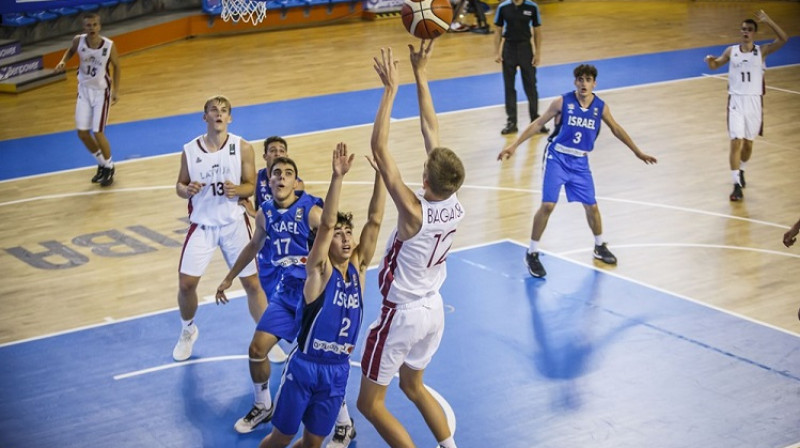 Frenks Bagatskis uzbrukumā. Foto: FIBA