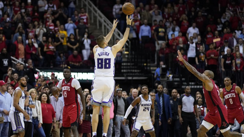 Nemaņa Bjelica izrauj uzvaru. Foto: AP/Scanpix