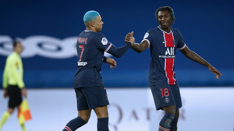 PSG vārtu autori Kiljans Mbapē un Moize Kens. Foto: EPA/Scanpix