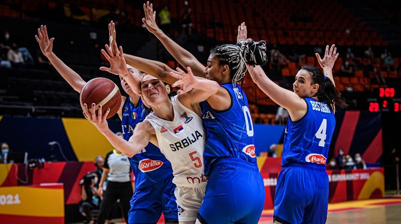 Soņa Vasiča: 27 punkti uzvarā pār Itāliju. Foto: FIBA