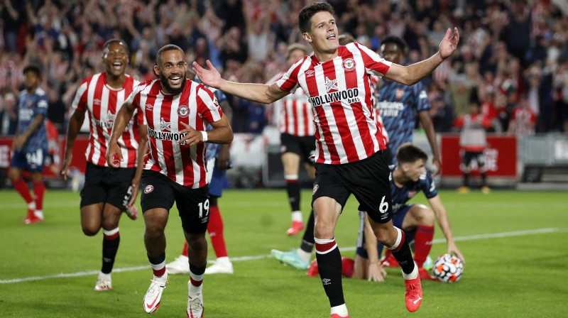 "Brentford" futbolisti svin otro vārtu guvumu. Foto: Reuters/Scanpix