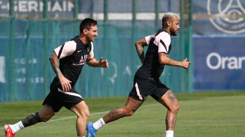 Lionels Mesi un Neimārs PSG treniņā. Foto: J.E.E/SIPA/Scanpix