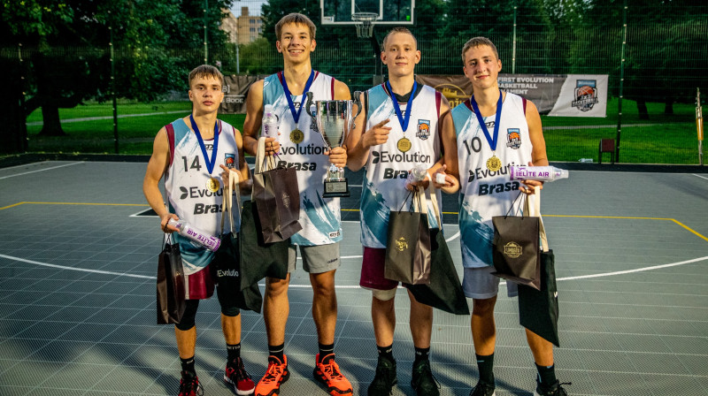 "Evolution Brasa 3x3 Basketball" čempioni (no kreisās): Edgars Vanags, Daniils Smirnovs, Rinalds Timma, Mārcis Osis. Publicitātes foto