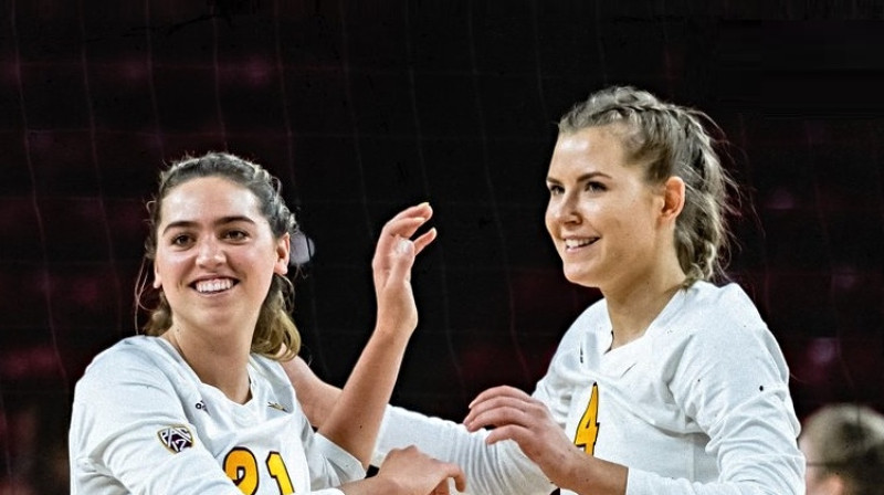 Foto: Ella Snaidere un Marta Levinska. Foto: Arizona State Volleyball