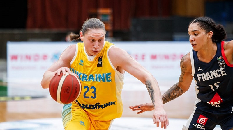 Aļina Jagupova sameta 33 punktus, bet Gabija Viljamsa palika uz nulles... Foto: FIBA