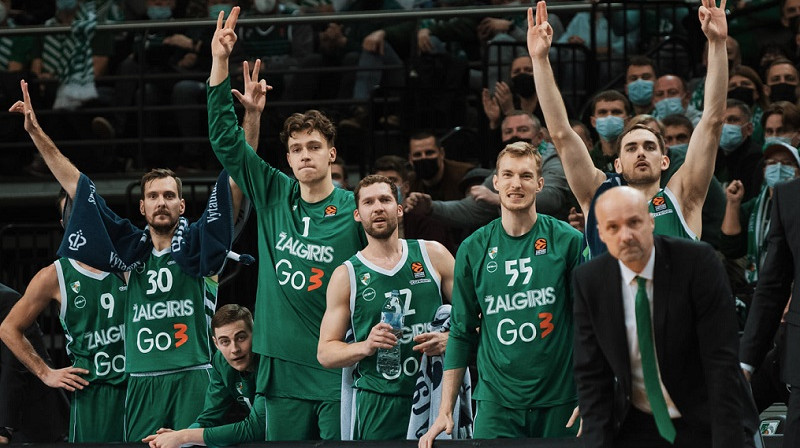 Jānis Strēlnieks un Kauņas basketbolisti. Foto: Žalgiris