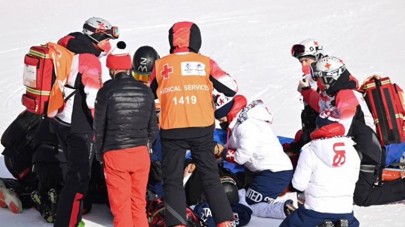 Ninai O'Braienai tiek sniegta palīdzība. Foto: Chine Nouvelle/Sipa/Scanpix