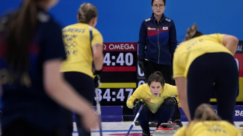 Zviedrietes pēc sliktā sākuma atguvās un uzvarēja. Foto: AP/Scanpix