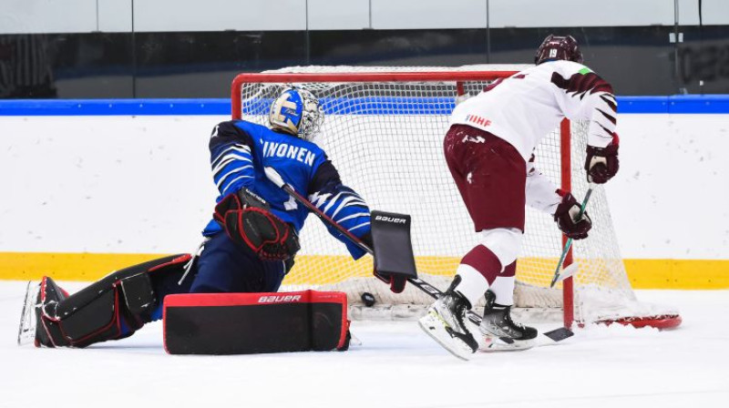 Dans Ločmelis vienīgais pārspēja Somijas vārtsargu. Foto: IIHF