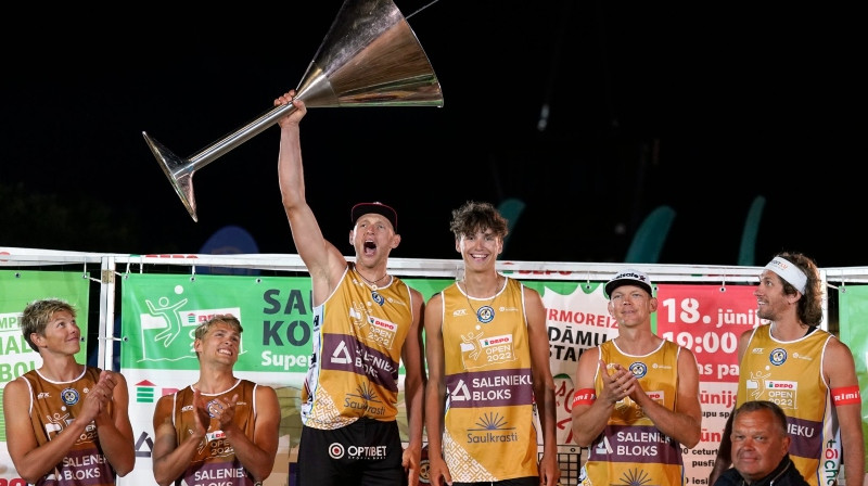 Edgars Točs un Kristians Fokerots uzvarēja 2022. gada "Saulkrastu kokteilī". Foto: Latvijas Volejbola federācija