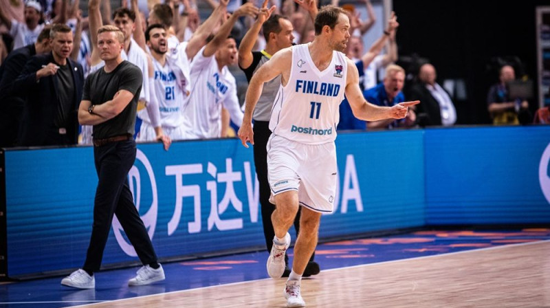 Peteri Koponens (#11) Somijas kreklā ''EuroBasket 2022'' spēlē pret Čehiju. Foto: FIBA