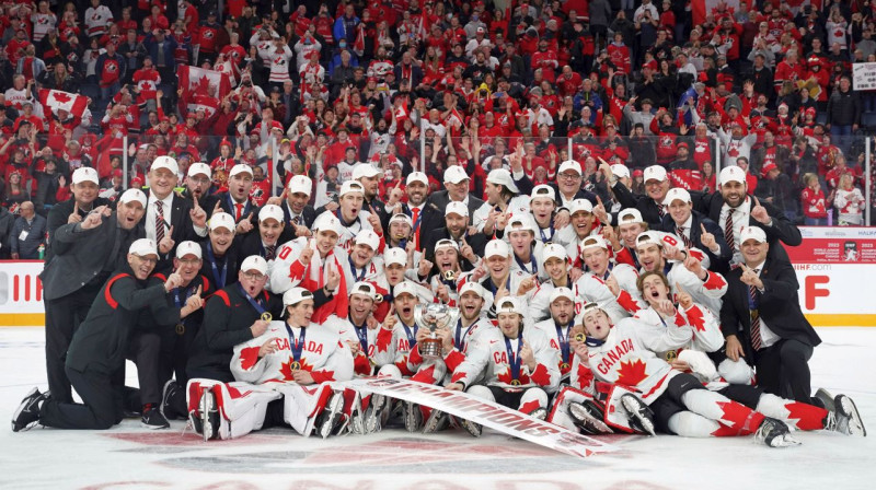 2023. gada pasaules čempione Kanādas U20 valstsvienība. Foto: Darren Calabrese/AP/Scanpix