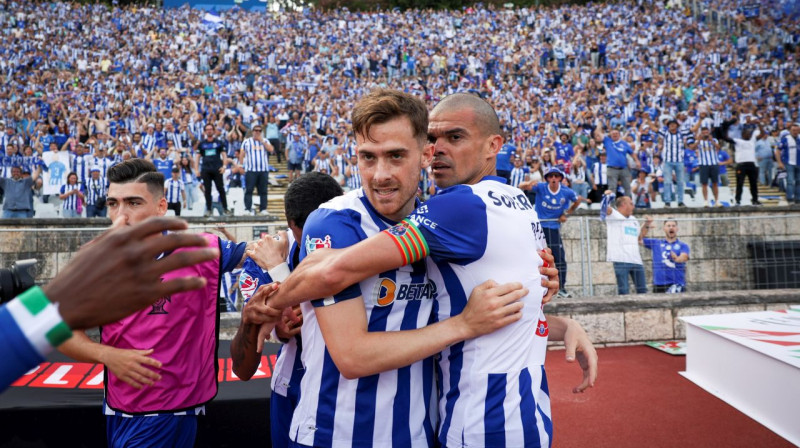 "Porto" futbolisti Toni Martiness un Pepe. Foto: Jose Sena Goulao/EPA/Scanpix