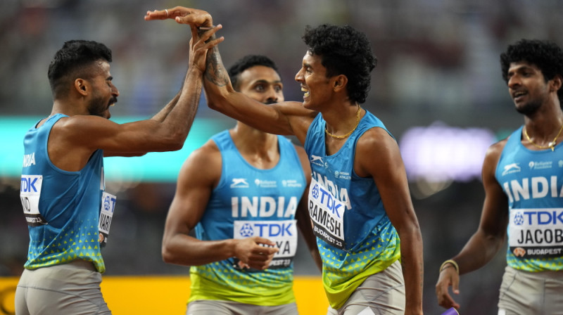 Indijas 4x400 stafetes komanda pasaules čempionātā. Foto: AP/Scanpix