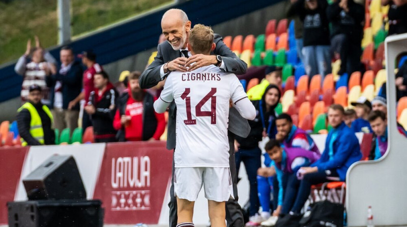 Andrejs Cigaņiks un Paulo Nikolato. Foto: LFF