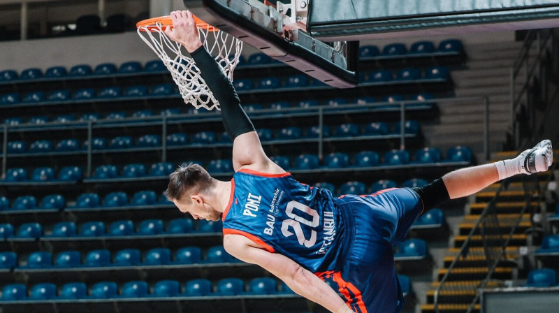 Stambulas "Bahçeşehir Koleji" basketbolists Mateušs Poņitka. Foto: Bahçeşehir Koleji Spor Kulübü