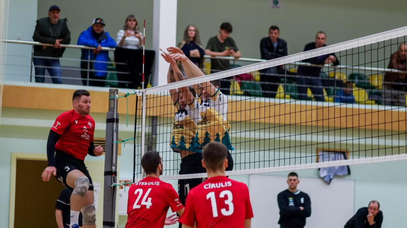 Mirklis no Līgatnes un Aizputes komandu spēles Latvijas kausa izcīņā. Foto: Līgatnes Sporta centrs