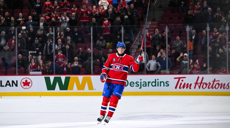 Patriks Laine pēc spēles. Foto: David Kirouac/USA Today Sports/Scanpix