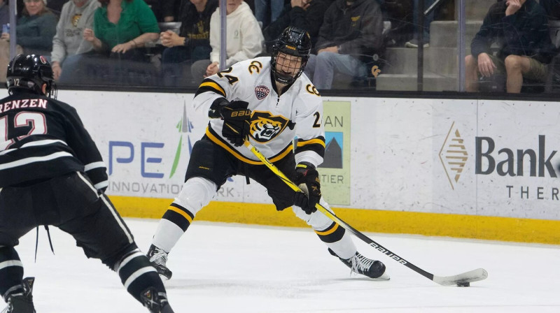 Klāvs Veinbergs. Foto: Casey B. Gibson/Colorado College Tigers