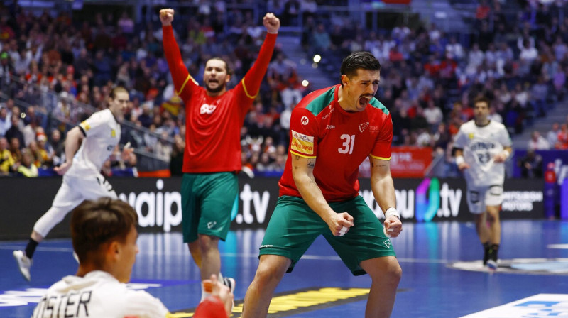 Mirklis no Portugāles un Vācijas valstsvienību cīņas pasaules meistarsacīkšu ceturtdaļfinālā Oslo. 
Foto: Susana Vera/Reuters/Scanpix