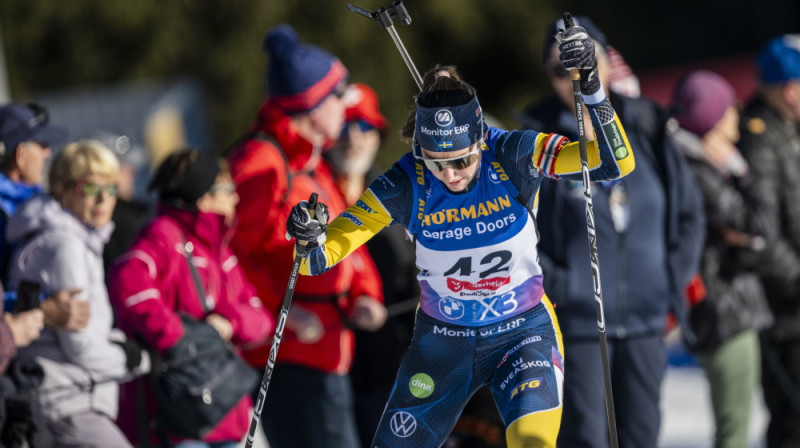 Ella Halvarsone savā debijas PČ ieguva sudraba godalgu. Foto: EPA/Scanpix