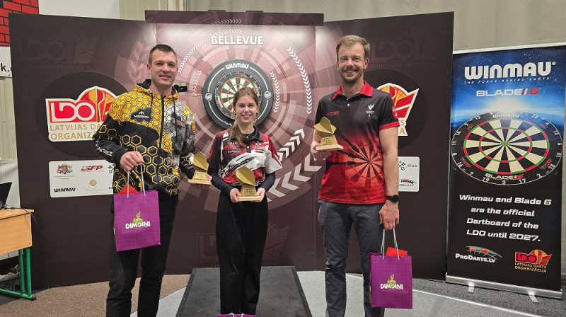 "Gulbenes kauss" uzvarētāji individuālajās sacensībās: (no kreisās) M.Razma, A.Kirilova, Kr.Teicis.