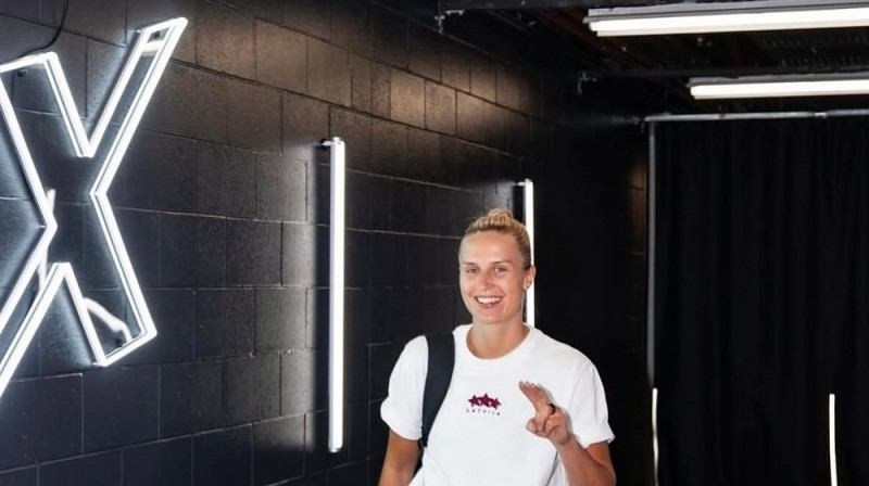 Kitija Laksa uz debijas spēli ieradās Latvijas valstsvienības kreklā. Foto: Phoenix Mercury