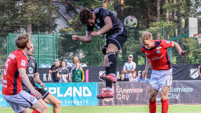 Mirklis pirms Ivana Patrikejeva vārtu guvuma spēlē pret Narvas "Trans". Foto: Mati Hiis/Kalju FC