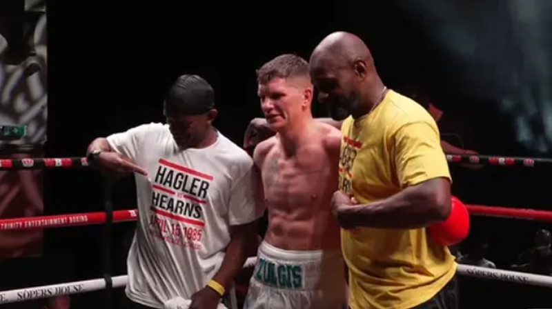 Kristaps Zuļģis pēc cīņas pret Valteru Fjūriju