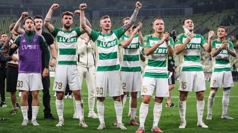 Gdaņskas "Lechia", tostarp Alvis Jaunzems. Foto: Lechia Gdańsk