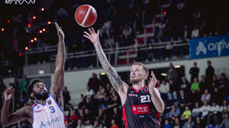 Aigars Šķēle uzbrukumā. Foto: Zuzanna Broniecka/Czarni Słupsk