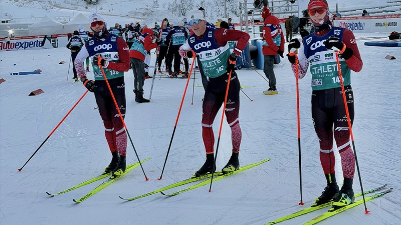 No kreisās: R.Vīgants, N.Saulītis, L.Kaparkalējs.