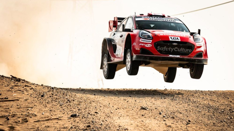 Mārtiņš Sesks/Renārs Francis. Foto: Facebook.com/MartinsSesksRallying