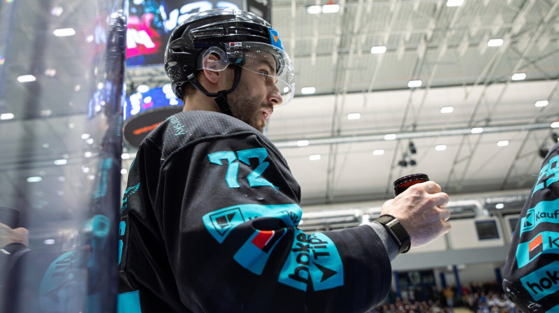 Jānis Jaks. Foto: HC Energie Karlovy Vary