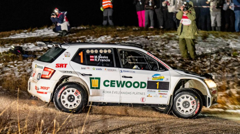Mārtiņa Seska ekipāža. Foto: Facebook.com/MartinsSesksRallying