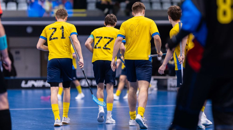 Zviedrijas izlases formas šodienas spēlē bija diezgan "unikālas", foto: Floorball Frames, IFF