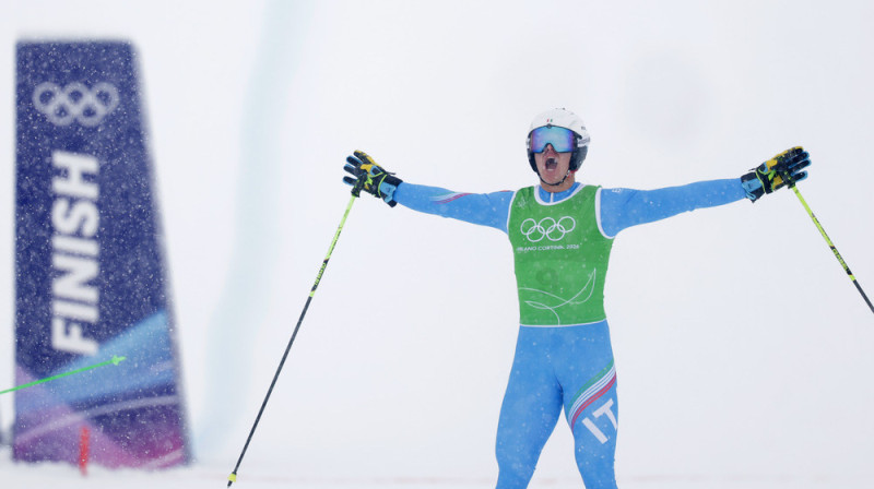 Frīstaila slēpotājs Simone Deromediss. Foto: Oliver Weiken/dpa/Scanpix