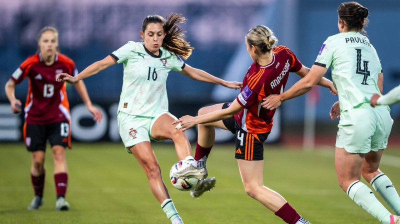 Mirklis Latvijas un Portugāles valstsvienību cīņā 14. aprīlī Daugavas stadionā Rīgā. Foto: LFF