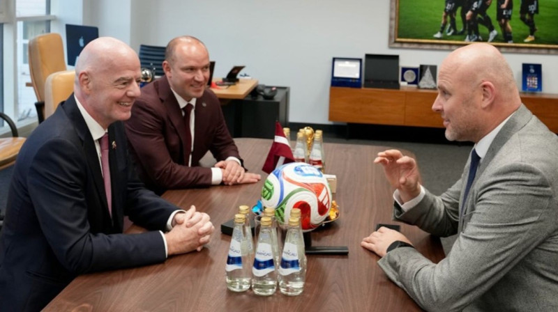 Džanni Infantino un Andris Kulbergs Foto: LFF