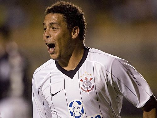 Divi Ronaldo vārtu guvumi nepalīdz "Corinthians" uzvarēt